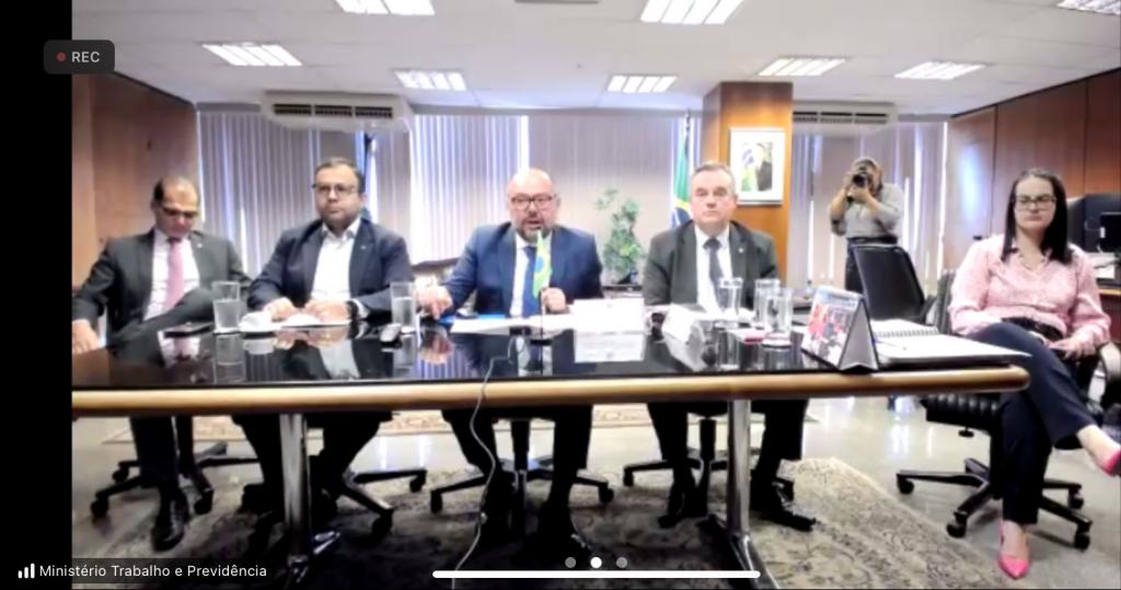 Presidente da FNP, Edvaldo se reúne com ministro do Trabalho para liberação de benefício a taxistas - SMTT Aracaju